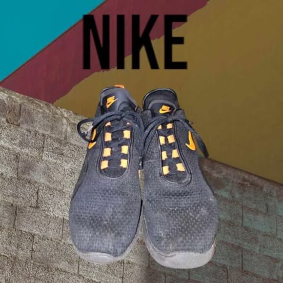 Nike Air Max Motion 2 Black TotalOrange Size 8 - Picture 2 of 6